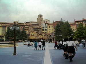 Piazza with Hotel MiraCosta in background.