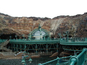 Entrance to 20,000 Leagues Under the Sea